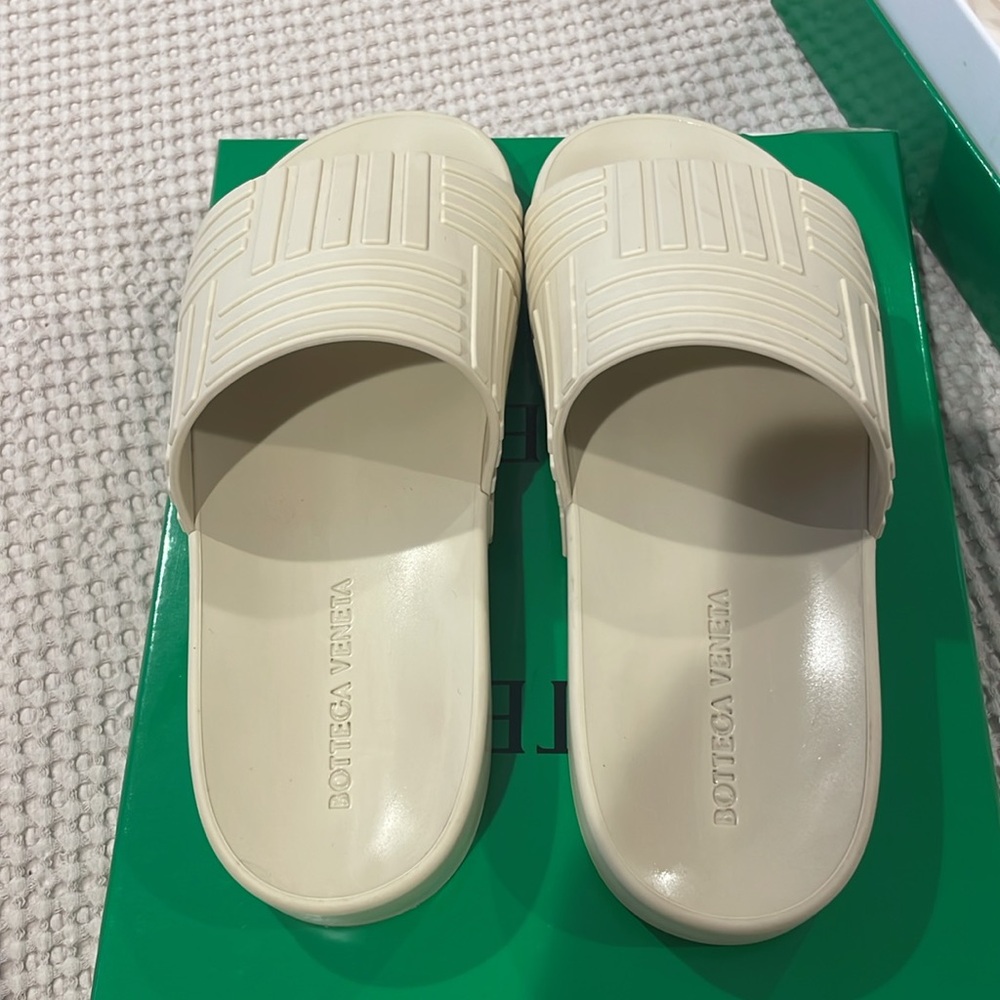 Bottega Veneta Pool Slides - image 4
